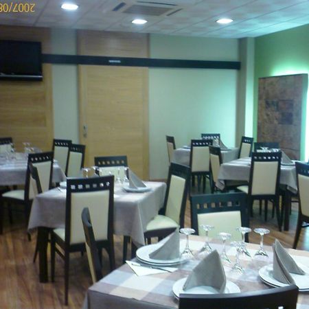 Hotel Avenida Понтеведра Екстериор снимка
