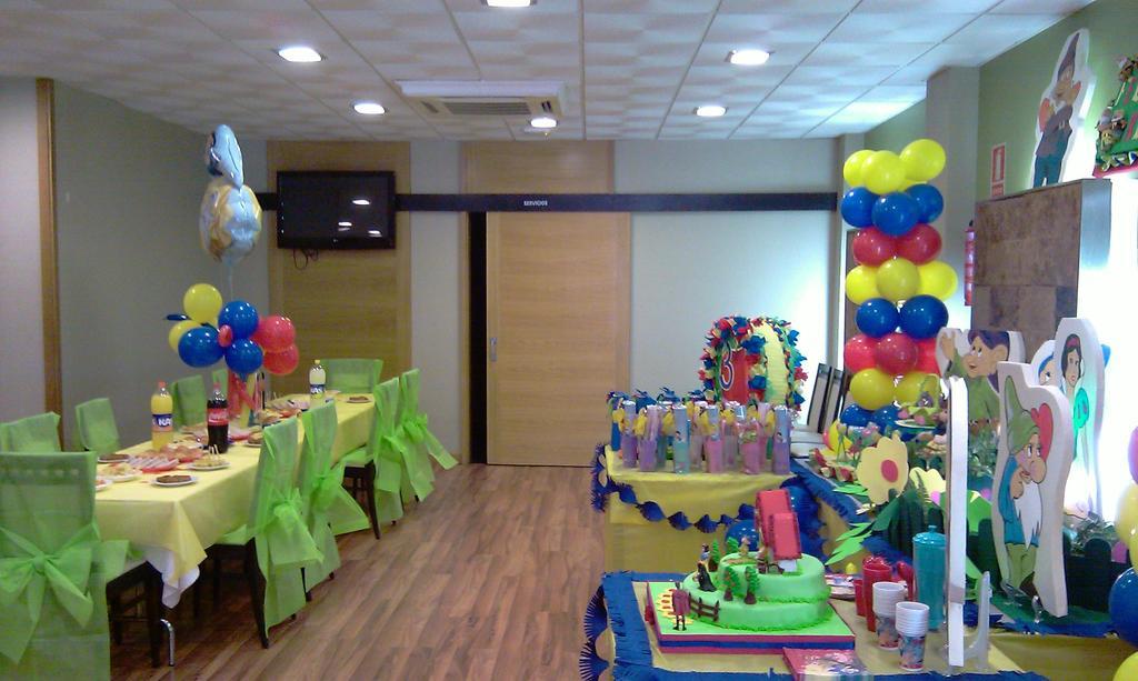 Hotel Avenida Понтеведра Екстериор снимка