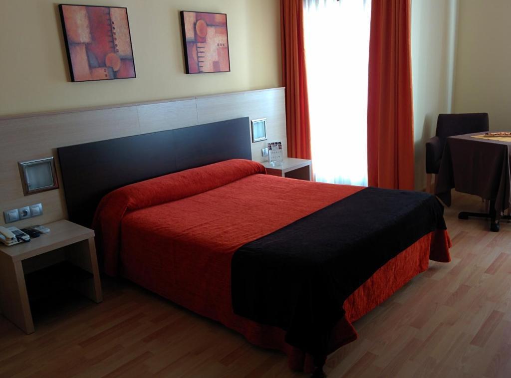 Hotel Avenida Понтеведра Стая снимка