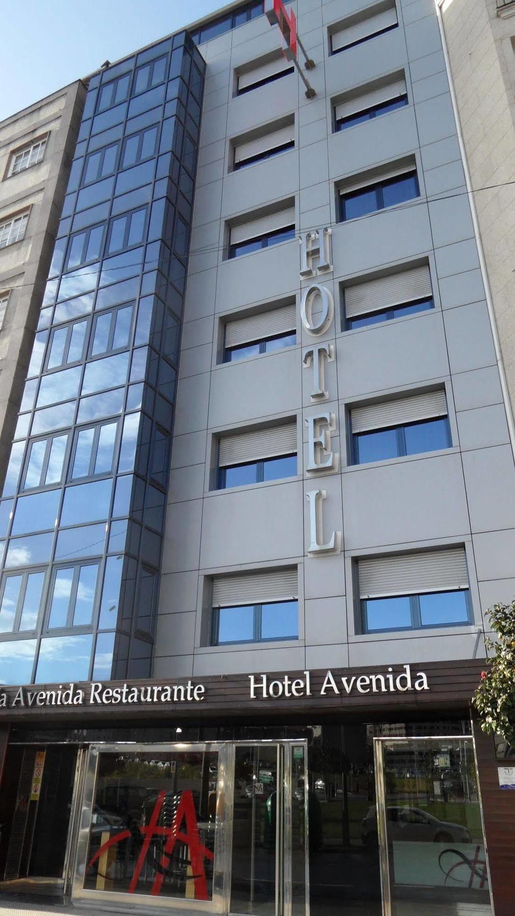 Hotel Avenida Понтеведра Екстериор снимка