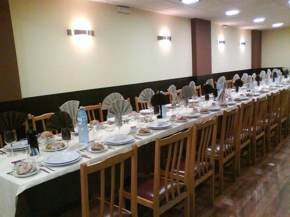 Hotel Avenida Понтеведра Екстериор снимка